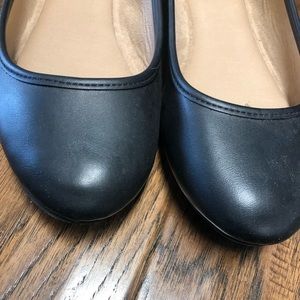 Black Universal Threads ballet flat, 7.5